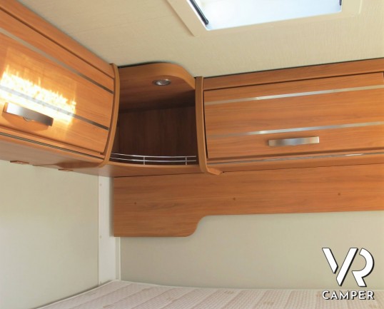 Hymer Exsis-T 414 - camper semintegrale usato, con letto matrimoniale trasversale in coda, veranda e portabici. Su meccanica Fiat Ducato 130 CV. Itali