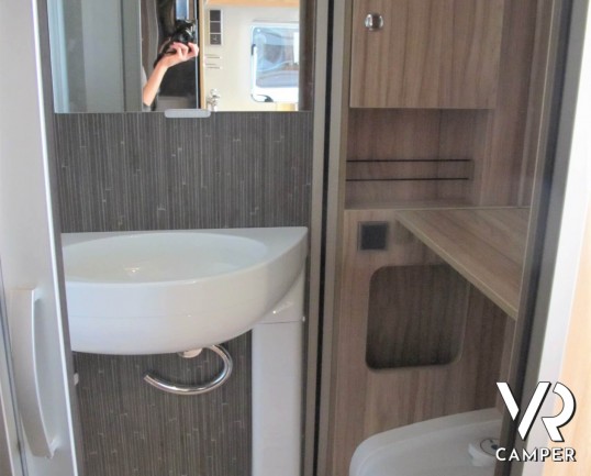 Hymer Exsis I 474 - camper nuovo motorhome compatto, con letti gemelli e basculante, doppio pavimento, garage - ItaliaVR vendita camper torino e piemo