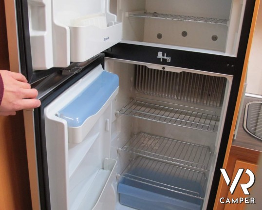 Hymer Tramp 612 CL - camper usato semintegrale 3 posti letto, dotato di veranda, retrocamera, antenna tv, climatizzatore. In visione alla sede ItaliaV