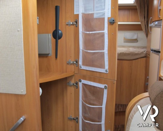 Hymer Tramp 612 CL - camper usato semintegrale 3 posti letto, dotato di veranda, retrocamera, antenna tv, climatizzatore. In visione alla sede ItaliaV