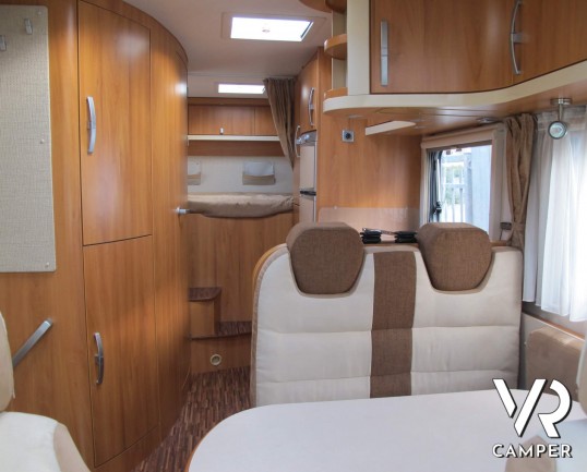 Hymer Tramp 612 CL - camper usato semintegrale 3 posti letto, dotato di veranda, retrocamera, antenna tv, climatizzatore. In visione alla sede ItaliaV