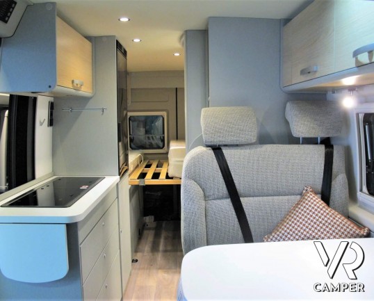 Hymer Van 600 FREE - camper furgonato nuovo modello 2020, con letto sul tetto sollevabile, su motore 160 cv - camper in vendita da ItaliaVR a Torino