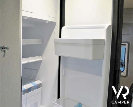 Hymer Van 600 FREE - camper furgonato nuovo modello 2020, con letto sul tetto sollevabile, su motore 160 cv - camper in vendita da ItaliaVR a Torino