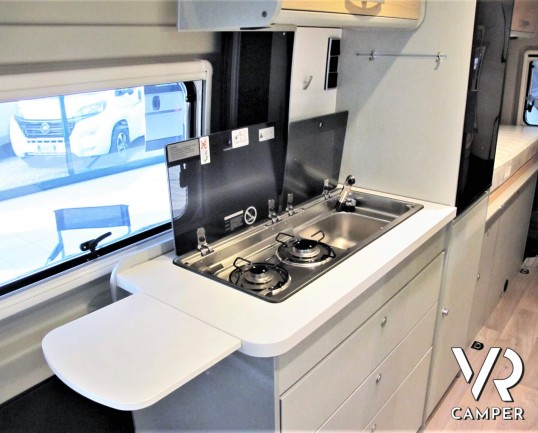 Hymer Van 600 FREE - camper furgonato nuovo modello 2020, con letto sul tetto sollevabile, su motore 160 cv - camper in vendita da ItaliaVR a Torino