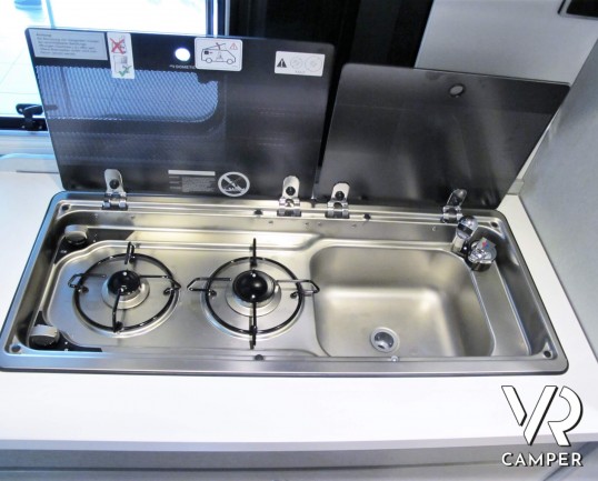 Hymer Van 600 FREE - camper furgonato nuovo modello 2020, con letto sul tetto sollevabile, su motore 160 cv - camper in vendita da ItaliaVR a Torino