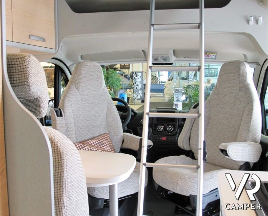 Hymer Van 600 FREE - camper furgonato nuovo modello 2020, con letto sul tetto sollevabile, su motore 160 cv - camper in vendita da ItaliaVR a Torino