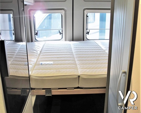 Hymer Van 600 FREE - camper furgonato nuovo modello 2020, con letto sul tetto sollevabile, su motore 160 cv - camper in vendita da ItaliaVR a Torino