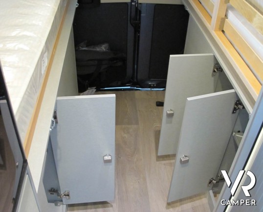 Hymer Van 600 FREE - camper furgonato nuovo modello 2020, con letto sul tetto sollevabile, su motore 160 cv - camper in vendita da ItaliaVR a Torino