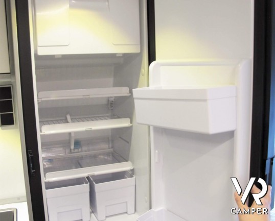 Hymer Van 600 FREE Campus - camper nuovo furgonato 2020, meccanica Mercedes, colore bianco, con letto sul tetto - ItaliaVR