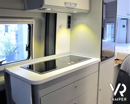 Hymer Van 600 FREE Campus - camper nuovo furgonato 2020, meccanica Mercedes, colore bianco, con letto sul tetto - ItaliaVR