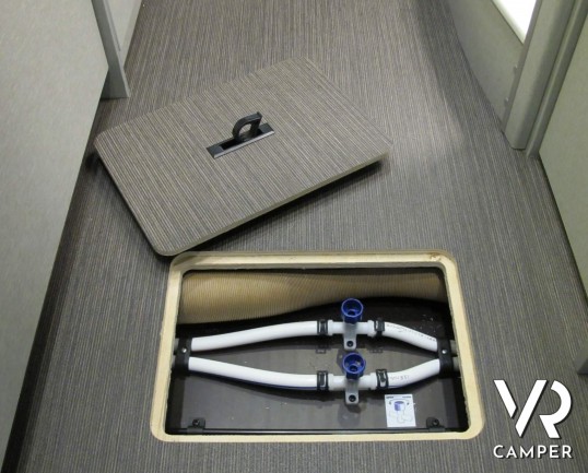 Hymer Van 600 FREE Campus - camper nuovo furgonato 2020, meccanica Mercedes, colore bianco, con letto sul tetto - ItaliaVR