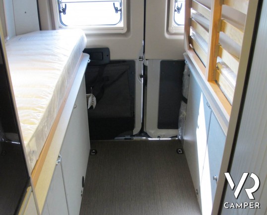Hymer Van 600 FREE Campus - camper nuovo furgonato 2020, meccanica Mercedes, colore bianco, con letto sul tetto - ItaliaVR