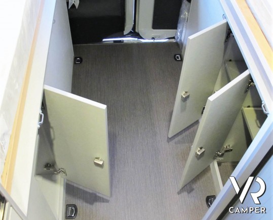 Hymer Van 600 FREE Campus - camper nuovo furgonato 2020, meccanica Mercedes, colore bianco, con letto sul tetto - ItaliaVR