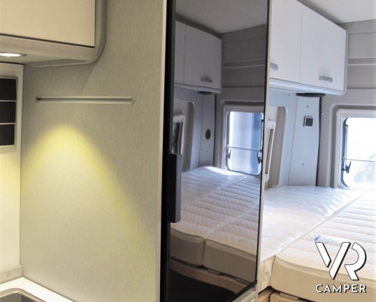 Hymer Van 600 FREE Campus - camper nuovo furgonato 2020, meccanica Mercedes, colore bianco, con letto sul tetto - ItaliaVR