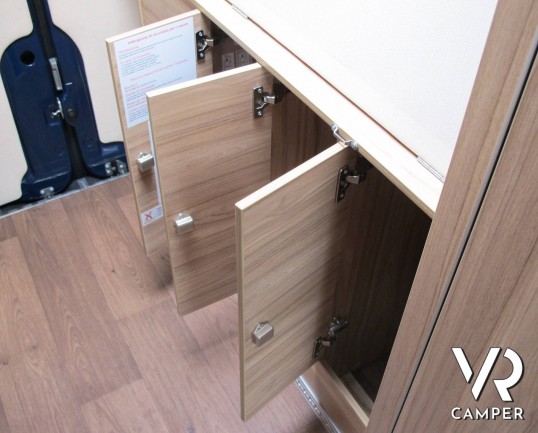 HymerCar Grand Canyon S - camper usato furgonato, colore blu pastello, su potente meccanica Mercedes 4x4 - Italiavr vendita camper Druento Torino