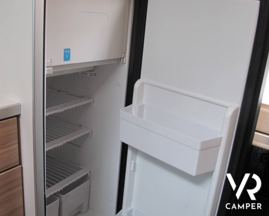 HymerCar Grand Canyon S - camper usato furgonato, colore blu pastello, su potente meccanica Mercedes 4x4 - Italiavr vendita camper Druento Torino