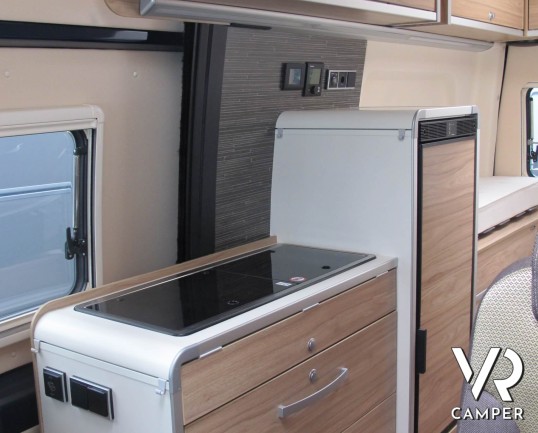 HymerCar Grand Canyon S - camper usato furgonato, colore blu pastello, su potente meccanica Mercedes 4x4 - Italiavr vendita camper Druento Torino