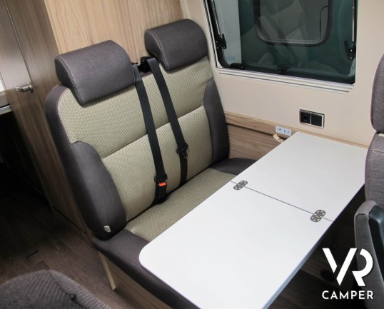 HymerCar Grand Canyon S - camper usato furgonato, colore blu pastello, su potente meccanica Mercedes 4x4 - Italiavr vendita camper Druento Torino