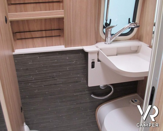 HymerCar Grand Canyon S - camper usato furgonato, colore blu pastello, su potente meccanica Mercedes 4x4 - Italiavr vendita camper Druento Torino