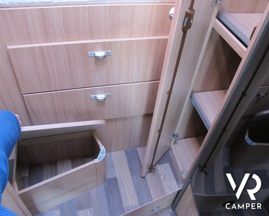 Knaus SkyWave 650 MG - camper semintegrale usato, semintegrale recente del 2016, su meccanica Ducato 130 CV, dotato di veranda, retrocamera, sensori