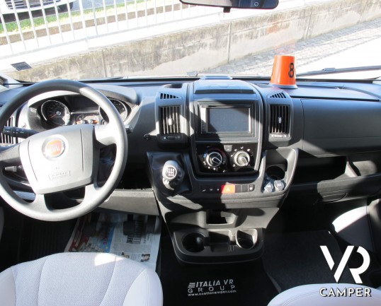 Knaus SkyWave 650 MG - camper semintegrale usato, semintegrale recente del 2016, su meccanica Ducato 130 CV, dotato di veranda, retrocamera, sensori