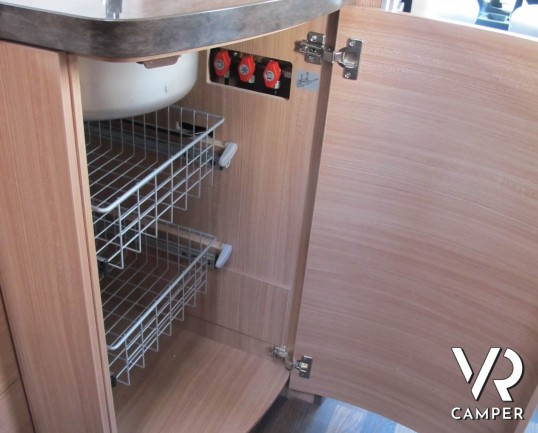 Knaus SkyWave 650 MG - camper semintegrale usato, semintegrale recente del 2016, su meccanica Ducato 130 CV, dotato di veranda, retrocamera, sensori