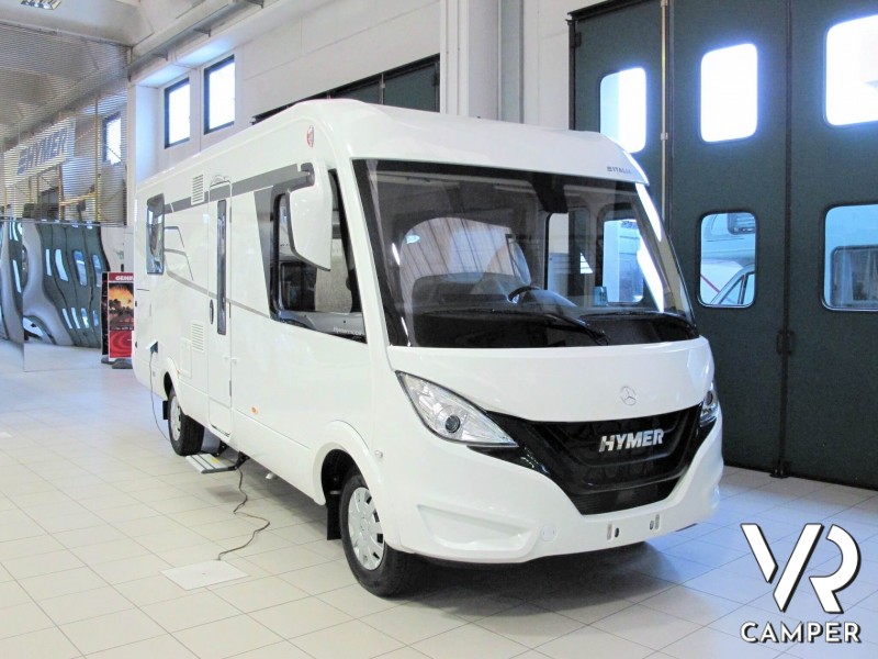 Hymer BMC-I 690: motorhome con letto nautico, bagno e doccia separati, doppio pavimento, 4 posti, patente B.