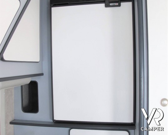 Allcar Nabilia 545 - camper monoscocca con cellula monoblocco in vetroresina, 4 posti letto, pochissimi chilometri. Visionabile alla sede ItaliaVR a T