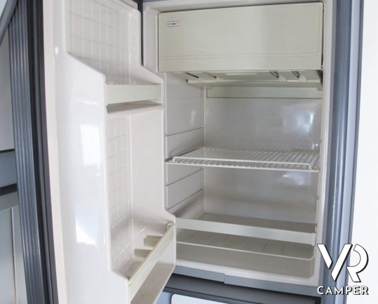 Allcar Nabilia 545 - camper monoscocca con cellula monoblocco in vetroresina, 4 posti letto, pochissimi chilometri. Visionabile alla sede ItaliaVR a T