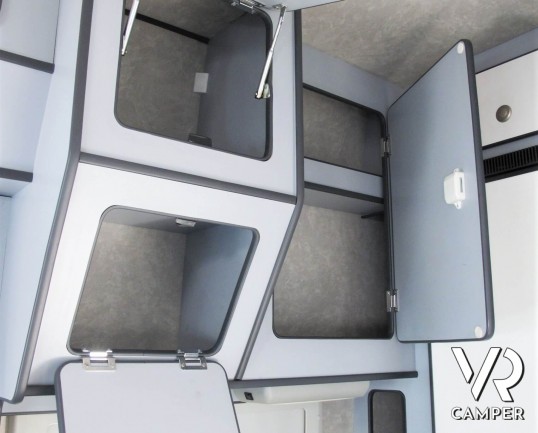 Allcar Nabilia 545 - camper monoscocca con cellula monoblocco in vetroresina, 4 posti letto, pochissimi chilometri. Visionabile alla sede ItaliaVR a T