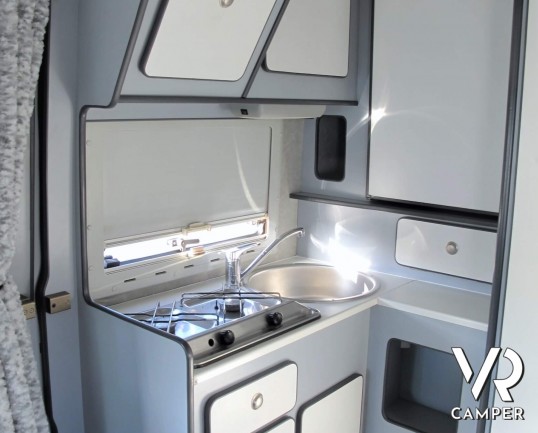 Allcar Nabilia 545 - camper monoscocca con cellula monoblocco in vetroresina, 4 posti letto, pochissimi chilometri. Visionabile alla sede ItaliaVR a T