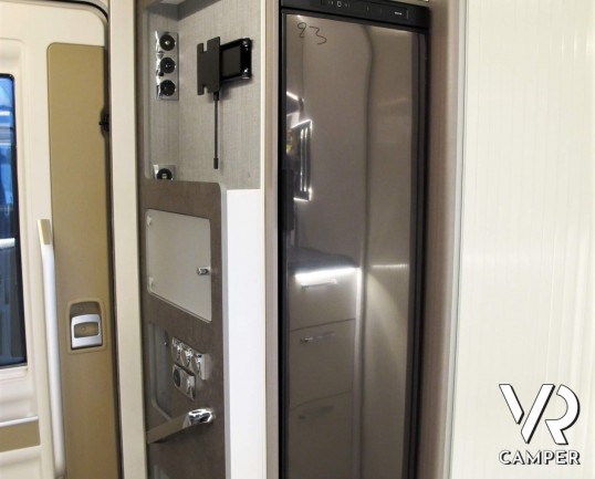 Burstner Lyseo TD Privilège 680 - camper semintegrale con letto basculante, dinette apribile, bagno con doccia separata, senza barriere architettonich