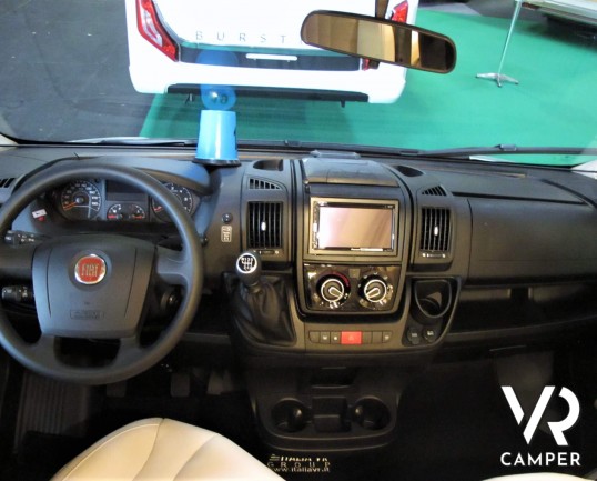 Burstner Lyseo TD Privilège 680 - camper semintegrale con letto basculante, dinette apribile, bagno con doccia separata, senza barriere architettonich