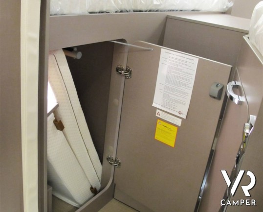 Burstner Lyseo TD Privilège 690 - camper semintegrale con letti gemelli e garage, cucina a L, oblò panoramico, doppio pavimento