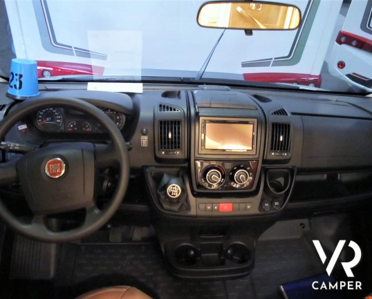 Burstner Lyseo TD Privilège 690 - camper semintegrale con letti gemelli e garage, cucina a L, oblò panoramico, doppio pavimento