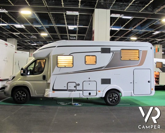Burstner Lyseo TD Privilège 690 - camper semintegrale con letti gemelli e garage, cucina a L, oblò panoramico, doppio pavimento