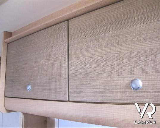 Burstner Premio 385: roulotte caravan 4 posti, con letti a castello, dotata di veranda, tendalino e moover. In visione alla sede ItaliaVR a Druento To