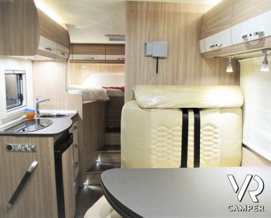 Burstner Travel Van 620 - Nuovo modello camper semintegrale in versione compatta, grazie al design esterno del cupolino dalla forma slanciata che conf