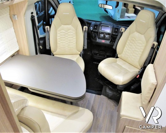 Burstner Travel Van 620 - Nuovo modello camper semintegrale in versione compatta, grazie al design esterno del cupolino dalla forma slanciata che conf