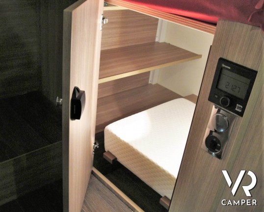 Burstner Travel Van 620 - Nuovo modello camper semintegrale in versione compatta, grazie al design esterno del cupolino dalla forma slanciata che conf