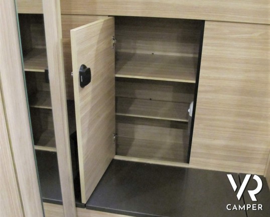 Burstner Twenty-20 - camper semintegrale con letto matrimoniale e doppio garage, su Fiat Ducato 140 cv_italiavr vendita camper torino druento