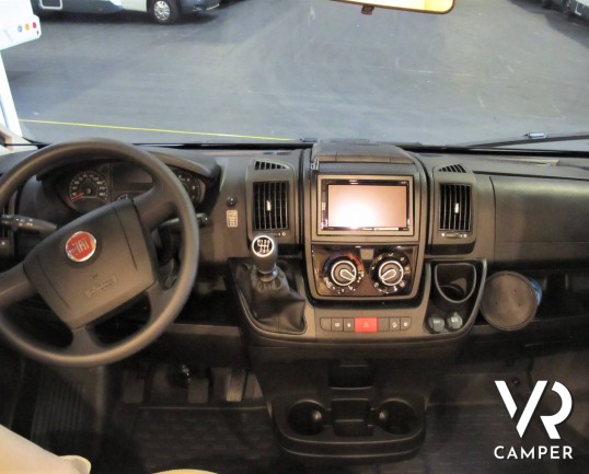 Burstner Twenty-20 - camper semintegrale con letto matrimoniale e doppio garage, su Fiat Ducato 140 cv_italiavr vendita camper torino druento