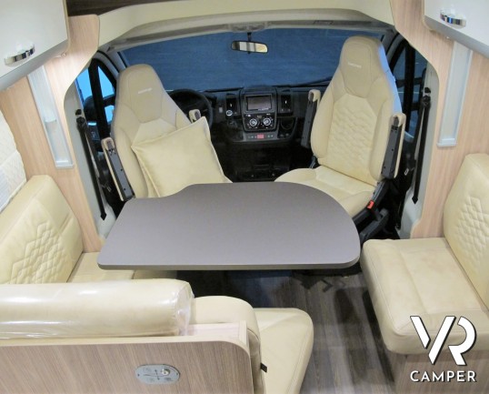 Burstner Twenty-20 - camper semintegrale con letto matrimoniale e doppio garage, su Fiat Ducato 140 cv_italiavr vendita camper torino druento