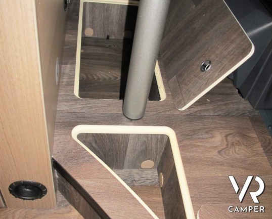 Carado Vlow 540: camper furgonato nuovo con letto matrimoniale trasversale in coda, garage e generosi vani di stivaggio. Su meccanica Fiat Ducato 140