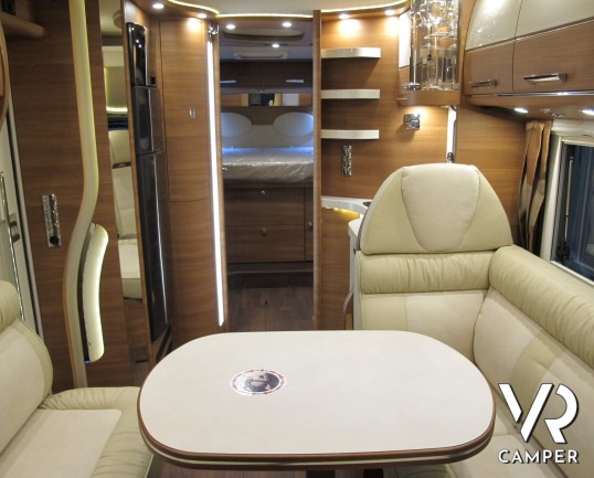 Carthago C-Line 5.3 - camper motorhome con garage. Nuovo modello Carthago motorhome 2020, con doppio pavimento e garage, su meccanica Ducato 140 CV