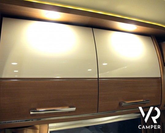Carthago C-Line 5.3 - camper motorhome con garage. Nuovo modello Carthago motorhome 2020, con doppio pavimento e garage, su meccanica Ducato 140 CV