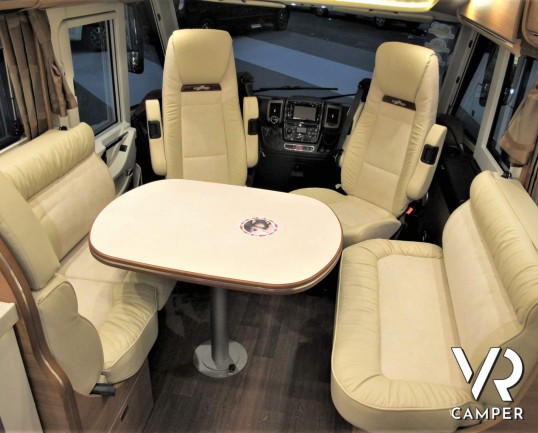 Carthago C-Line 5.3 - camper motorhome con garage. Nuovo modello Carthago motorhome 2020, con doppio pavimento e garage, su meccanica Ducato 140 CV