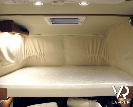 Carthago C-Line 5.3 - camper motorhome con garage. Nuovo modello Carthago motorhome 2020, con doppio pavimento e garage, su meccanica Ducato 140 CV