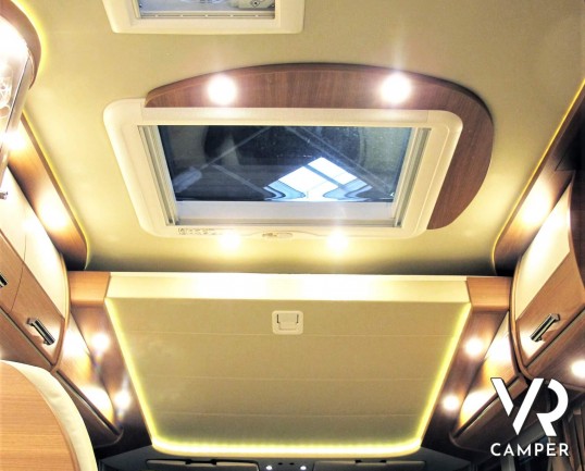 Carthago C-Line 5.3 - camper motorhome con garage. Nuovo modello Carthago motorhome 2020, con doppio pavimento e garage, su meccanica Ducato 140 CV