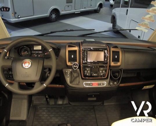 Carthago C-Line 5.3 - camper motorhome con garage. Nuovo modello Carthago motorhome 2020, con doppio pavimento e garage, su meccanica Ducato 140 CV